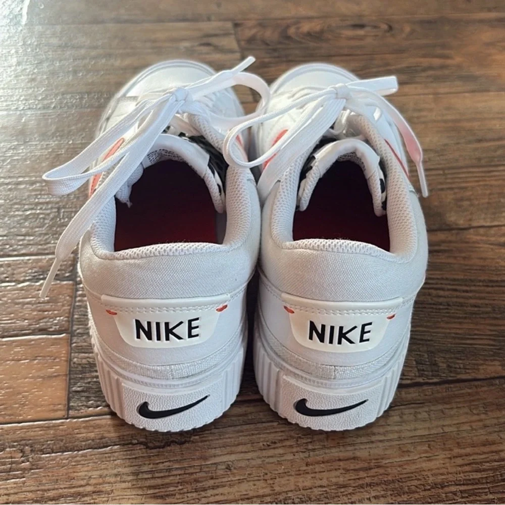 Nike Women's White Sneakers with Red Swoosh great condition! Size 8.5